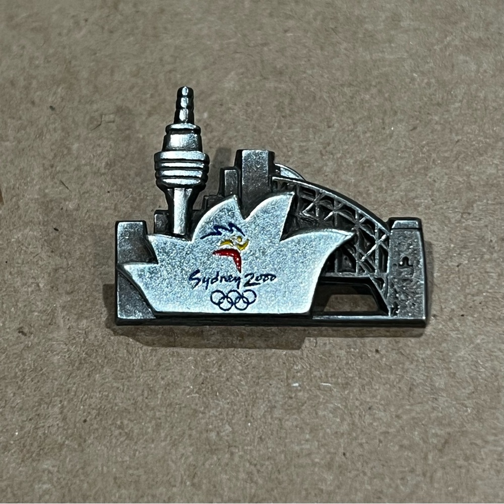Vintage Sydney 2000 Olympics Opera House Lapel Hat Tie Pin Summer Olympic Games